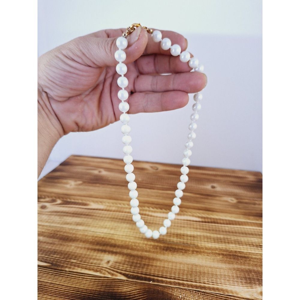 WLIND WHITE PERAL NECKLACE 17" 14 KGE GOLD CLASP CLASSY‎ KNOTTED